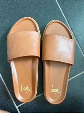 beek Brown Leather Slide Sandals size 9 nwot